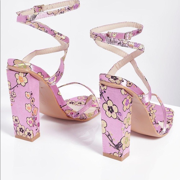 PRINT STRAPPY HEELS - Picture 1 of 6